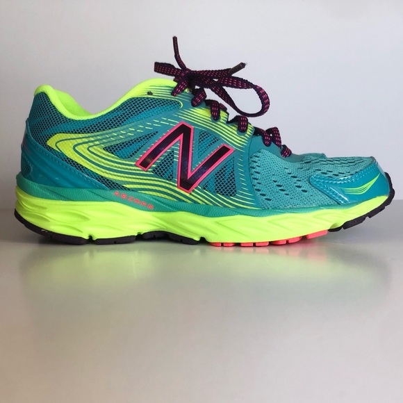 New Balance: neon running shoes - Picture 2 of 10